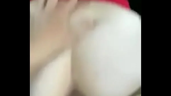 Cogiendo amiga chaparrita en el carro