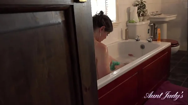 AuntJudys - POV Bath Time with your MILF Stepmom Aurora