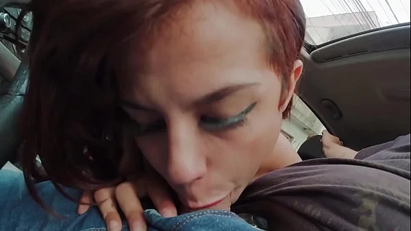 A safada novinha Goddess Donabella queria fuder em púbico no carro