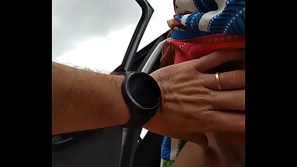 Casada bucetuda tomando pau na rua