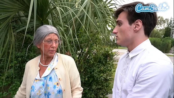 Horny Grandma Public Sex, Granny Squirts After Massive Orgasm From Helpful Stranger