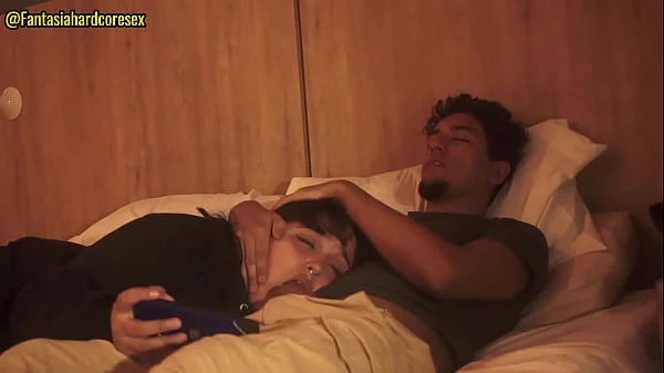 Mi hermanastra se traga mi pene despues de ver una peli casi nos descubren FANTASIAHARDCORESEX