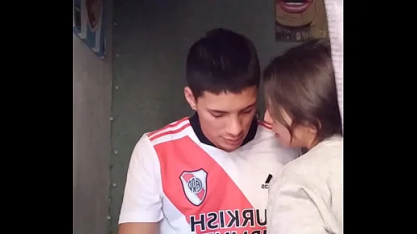 futbolista es Masturbado y tragado con la boca