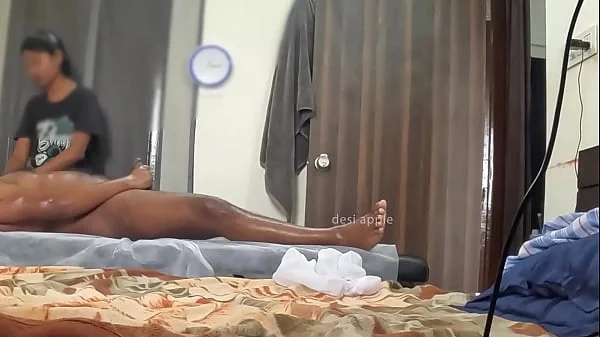 spa girl got surprised seeing small black dick