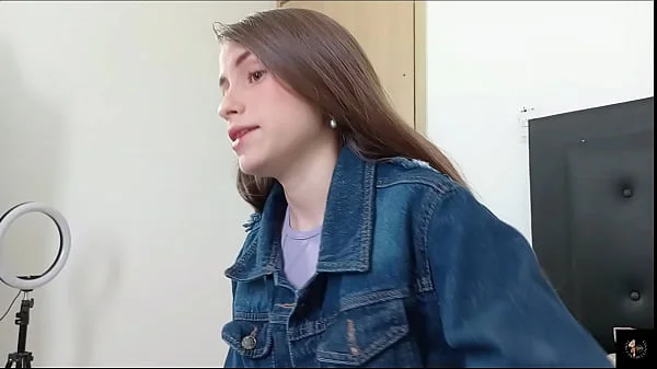 Llego a casa de mis tios, y me follo a mi prima que sale de fiesta