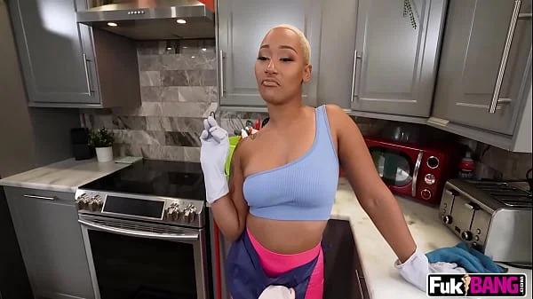 Maid Thick Ass Daphne Get Naked With a Few Dollars