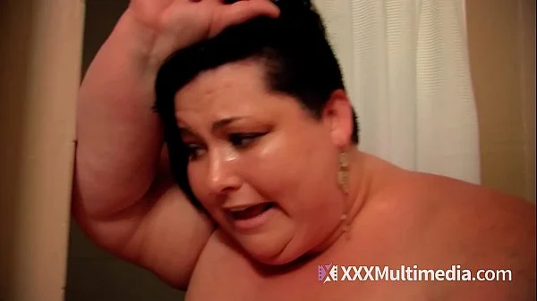 Huge SSBBW Gets Stuck in a Tiny Shower