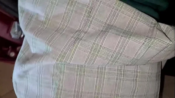 padrastro se folla a su linda hijastra en el auto después de clases