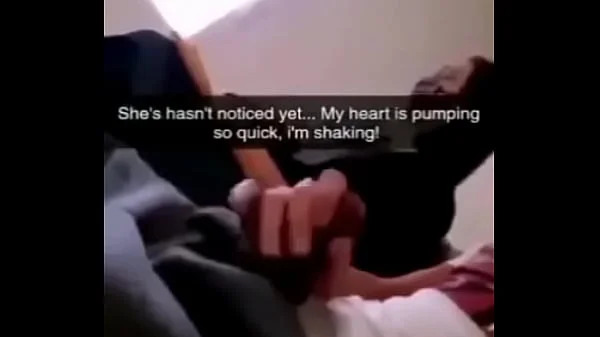Madre masturba a su hijo