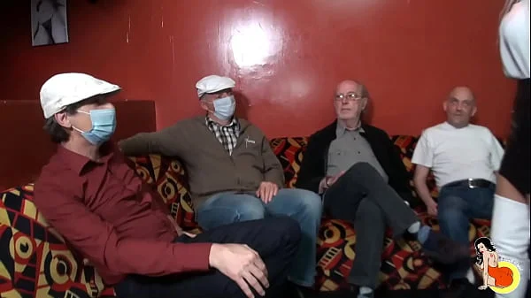 Mature slut Thérèse gets a gang-bang in a retirement home