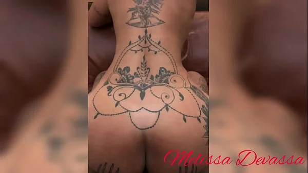 E quando eu pensei que poderia relaxar, vem ele com o pau duro na cueca vermelha comer meu cú. Calma painho, assim mainha gama. Melissa Devassa e Clarkes Boutaine