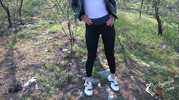 Creampie in the park after a cool blowjob from a stranger