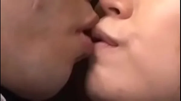 Extraño seduce y coje a colegiala en el bus 3