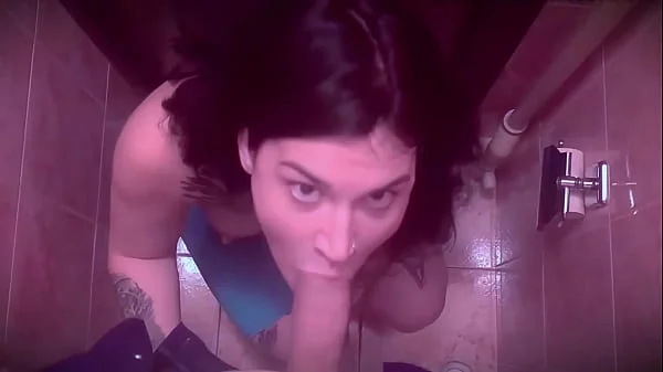 Young Slut Risky Blowjob In Club Toilet