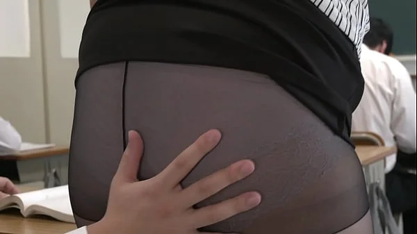 声が出せない絶頂授業で10倍濡れる人妻教師　小鳥遊あさ子