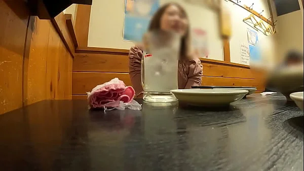 やらせなし完全リアル【個人撮影】【隠し撮り】25歳　物静かで可愛い娘　夕飯の後　ホテル飲みで犯され　舌出して喘ぐ　毛マン　日本人　素人
